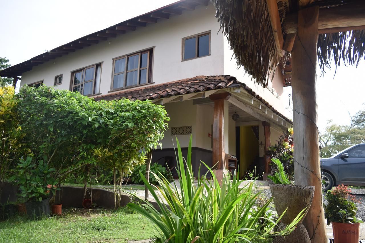 קמבוטל Hotel Kambutaleko מראה חיצוני תמונה